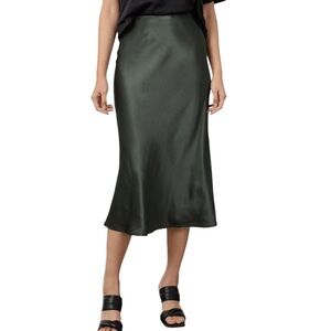 Rails Anya Satin Midi Slip Skirt in Deep Forest Green - M